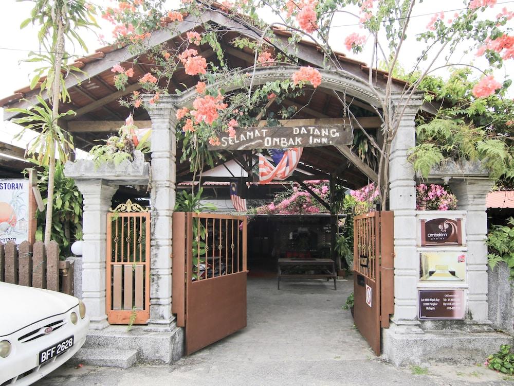 Ombak Inn Chalet Kampung Teluk Nipah Esterno foto