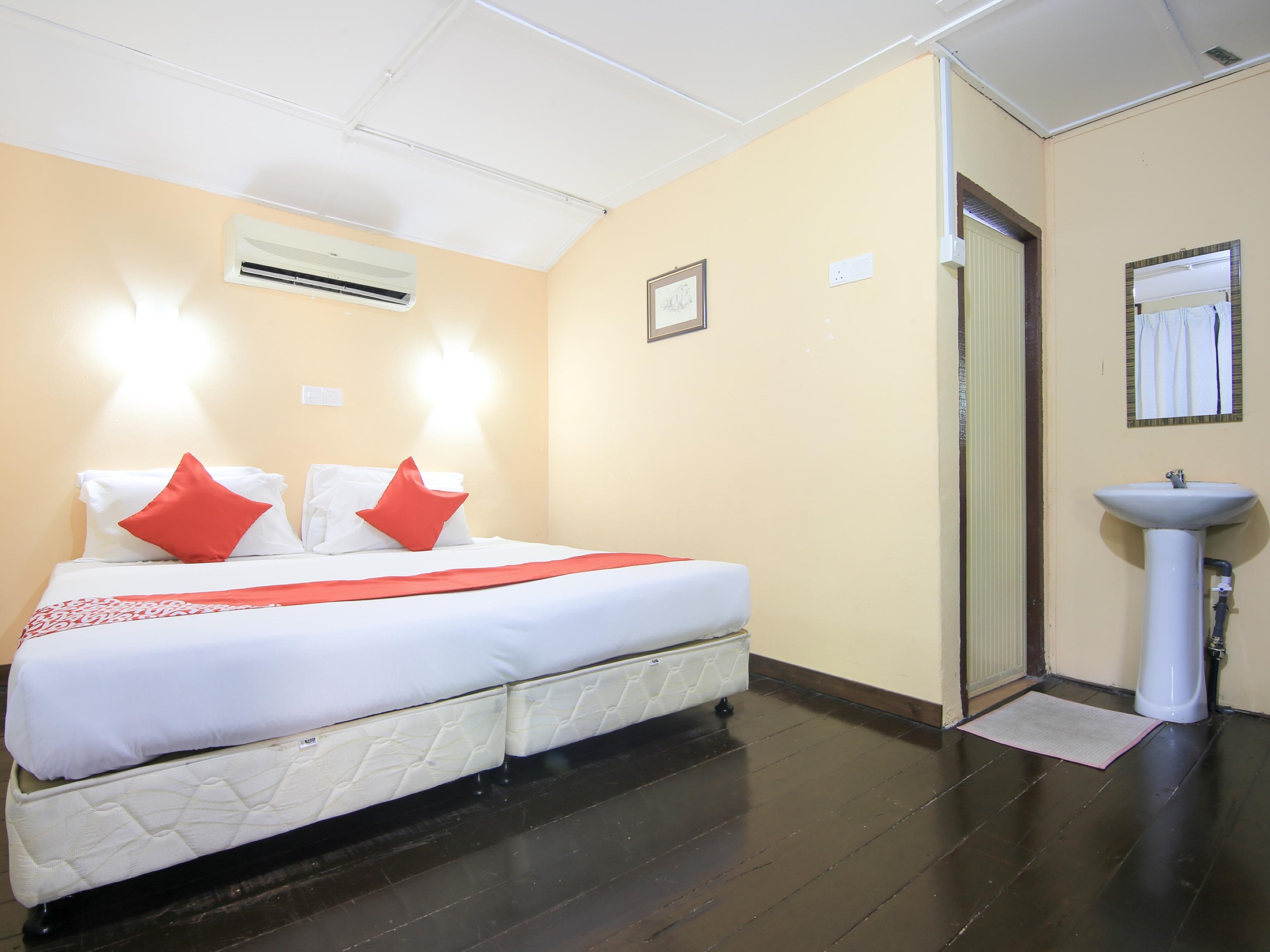 Ombak Inn Chalet Kampung Teluk Nipah Esterno foto