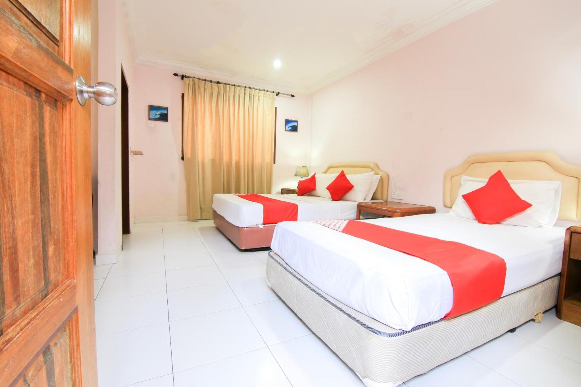 Ombak Inn Chalet Kampung Teluk Nipah Esterno foto
