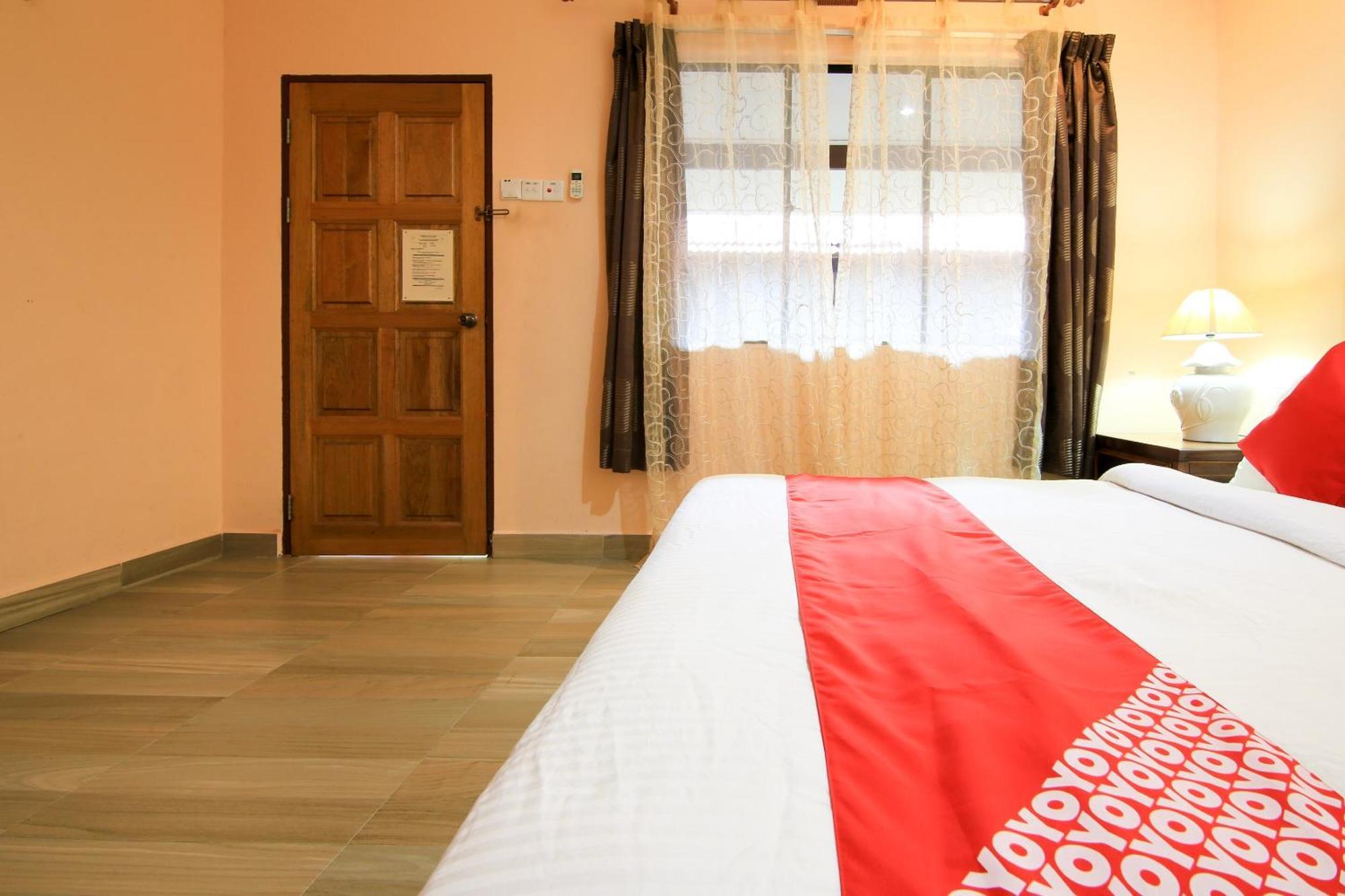 Ombak Inn Chalet Kampung Teluk Nipah Esterno foto