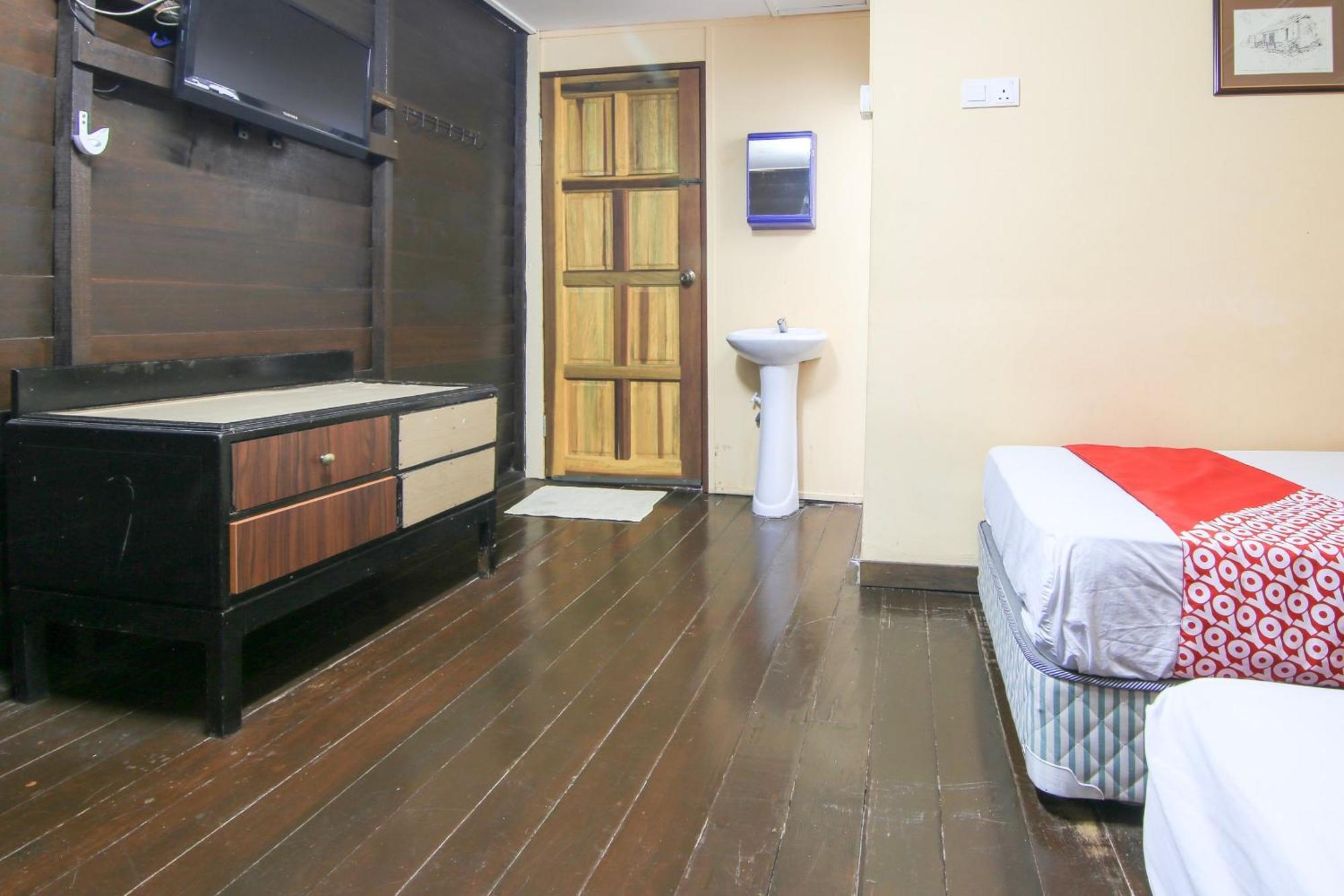 Ombak Inn Chalet Kampung Teluk Nipah Esterno foto