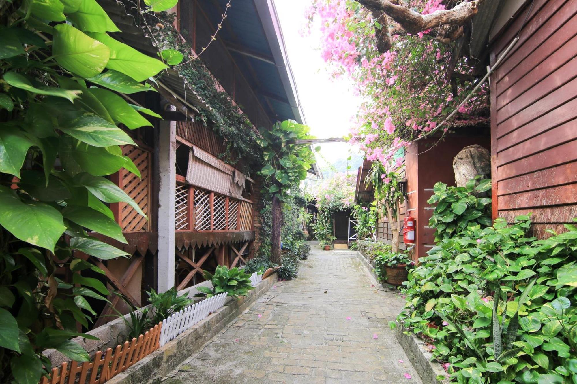 Ombak Inn Chalet Kampung Teluk Nipah Esterno foto