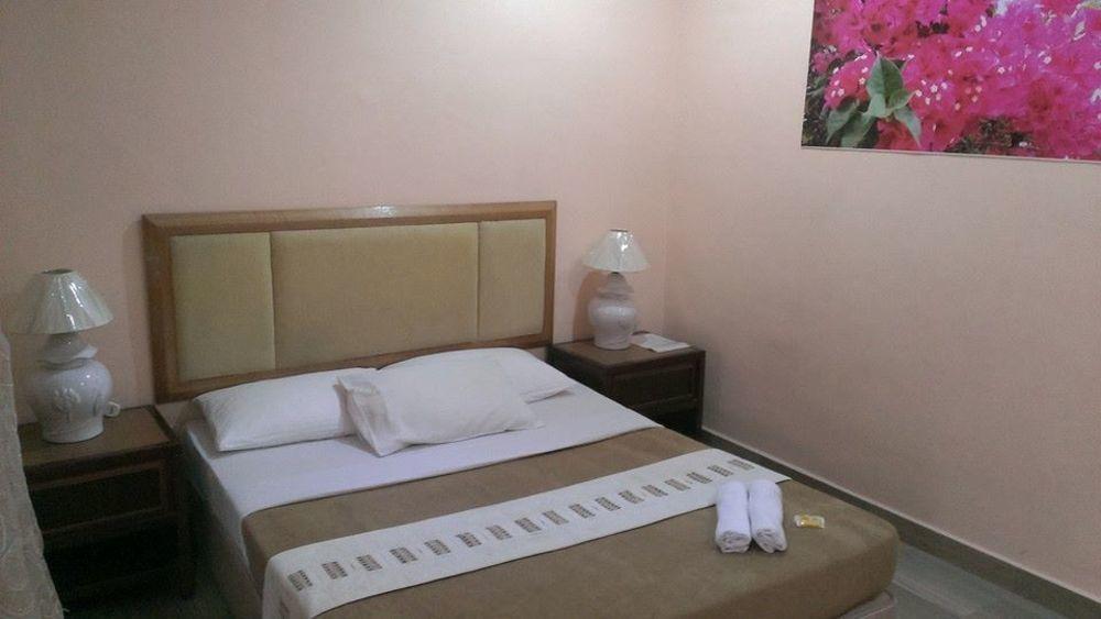 Ombak Inn Chalet Kampung Teluk Nipah Esterno foto